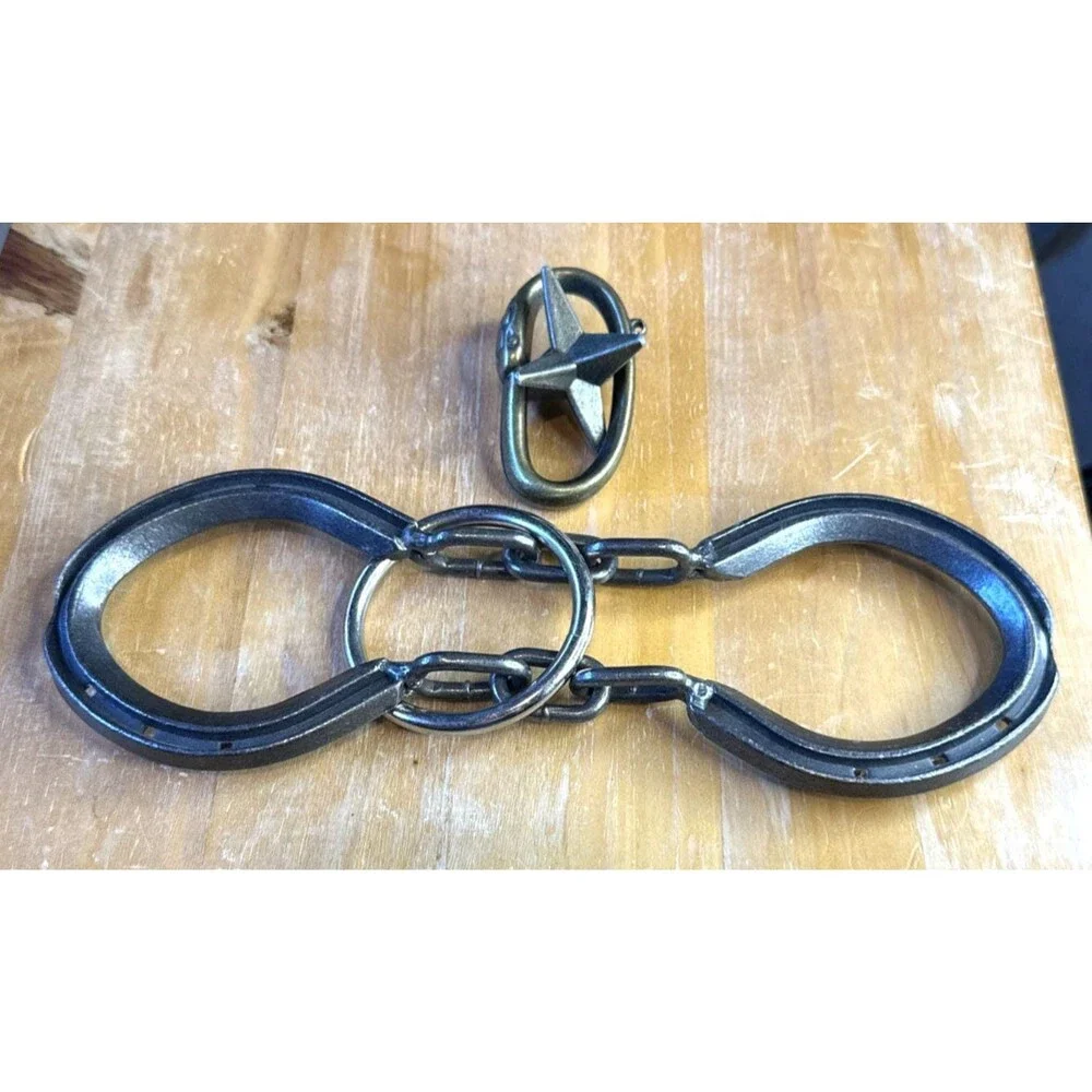 Horseshoe Chain Puzzle Hanayama Star Magic Trick Brain Teasers fun at home